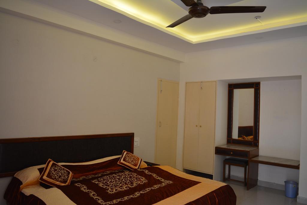 Hotel Mansarover International Haridwār Extérieur photo