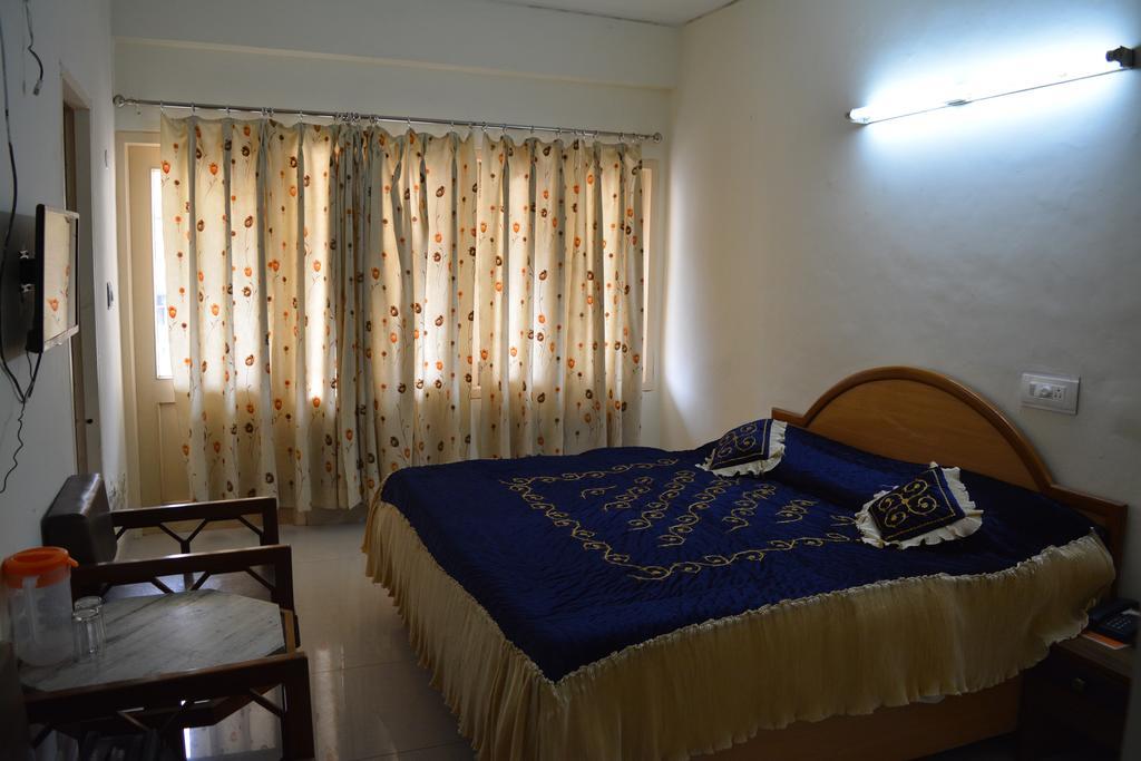Hotel Mansarover International Haridwār Extérieur photo