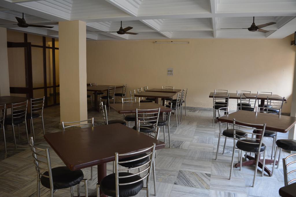 Hotel Mansarover International Haridwār Extérieur photo