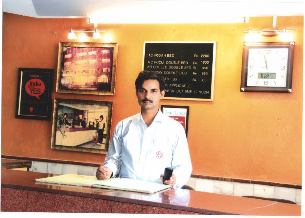 Hotel Mansarover International Haridwār Extérieur photo