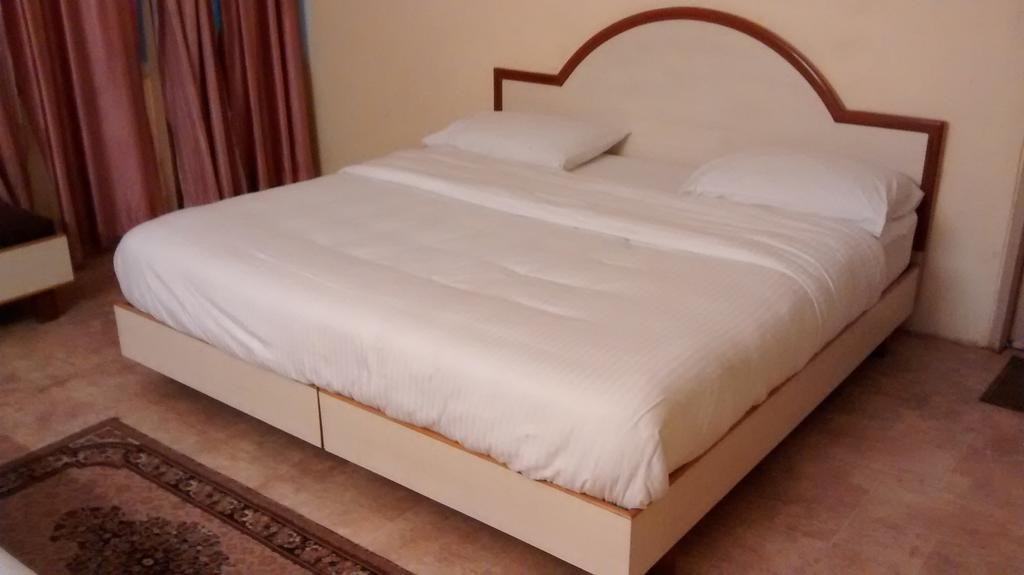Hotel Mansarover International Haridwār Chambre photo